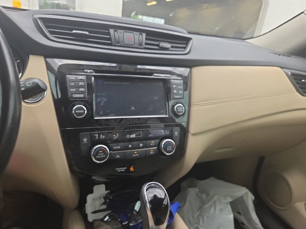 Used 2017 Nissan Rogue SL FWD image 15