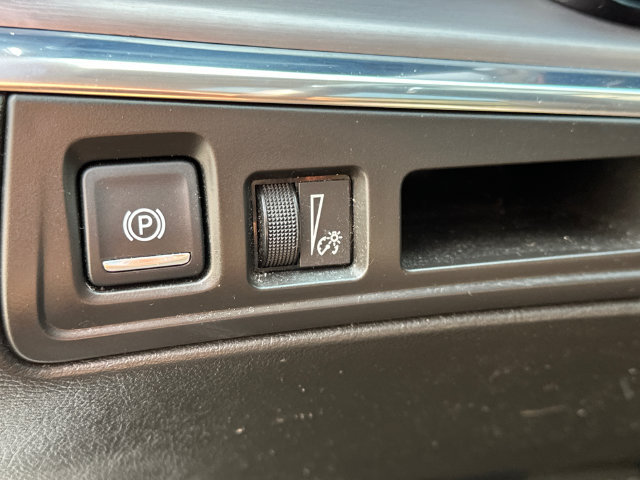 Used 2018 Cadillac XT5 Premium Luxury AWD/4WD image 28