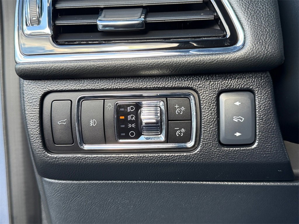 Used 2023 Lincoln Navigator Reserve image 20