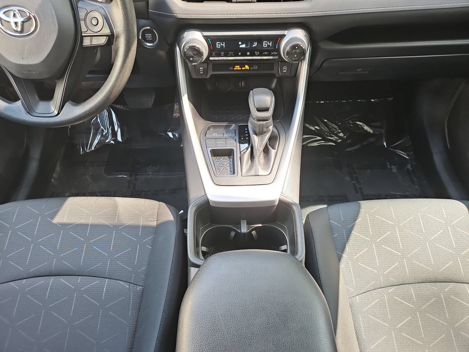 Used 2025 Toyota RAV4 XLE FWD image 31