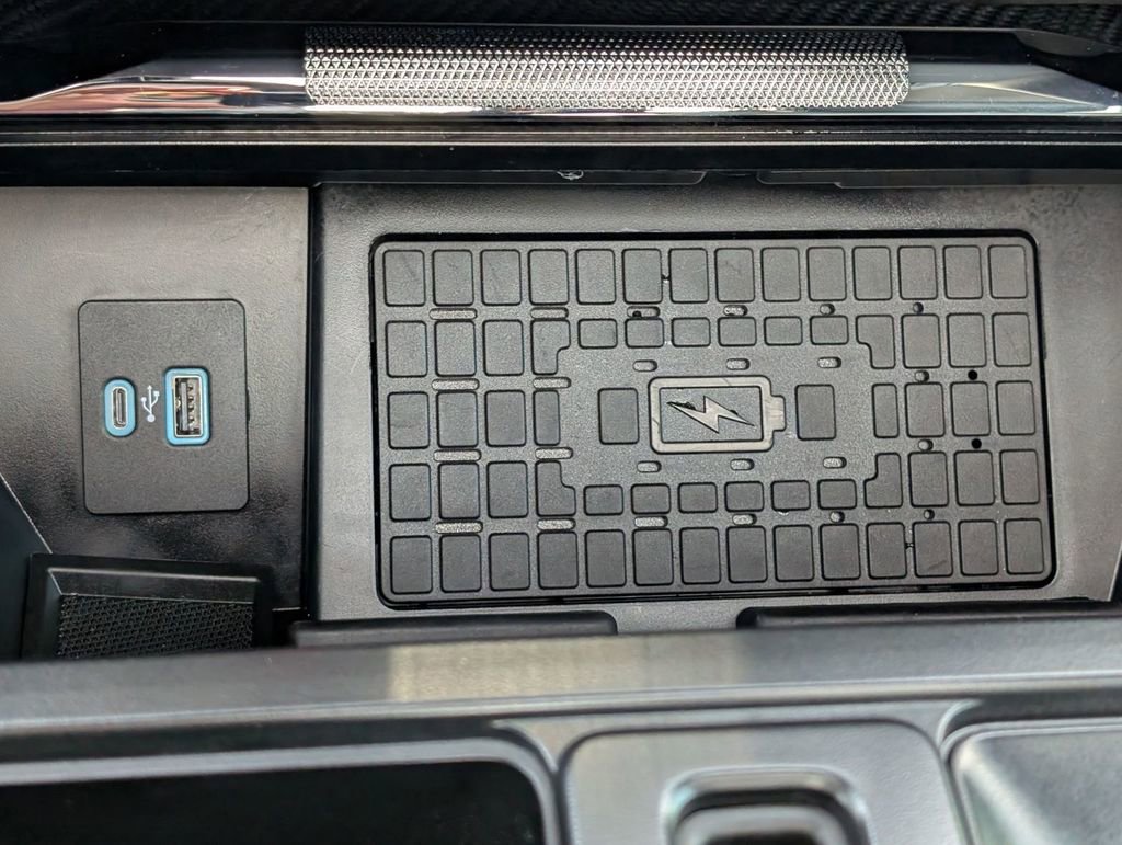 Used 2023 Ford F150 Limited image 35