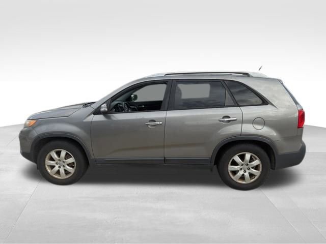Used 2012 Kia Sorento LX w/ Convenience Pkg image 9
