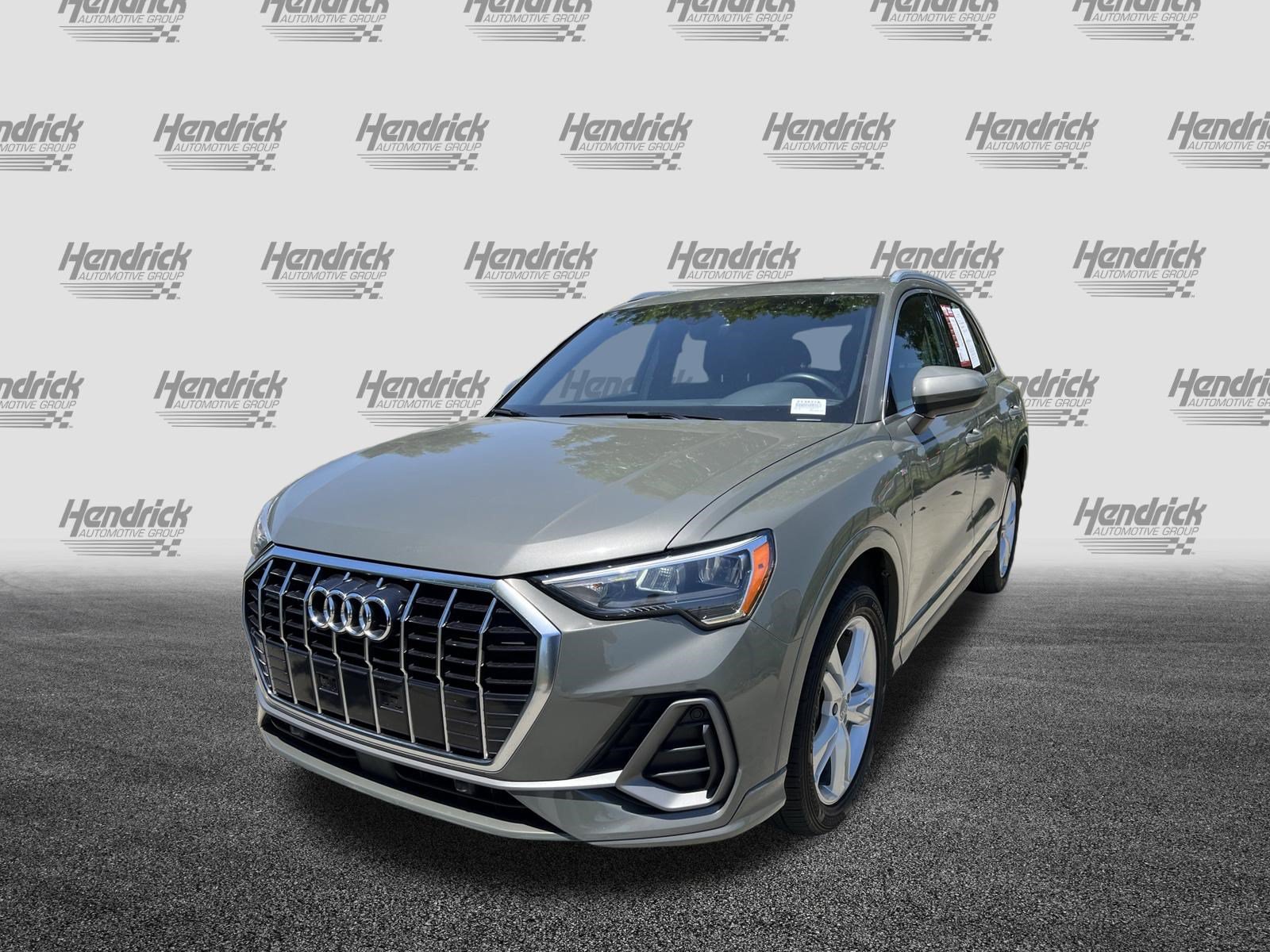 Used 2020 Audi Q3 2.0T Premium w/ Convenience Package AWD/4WD image 5