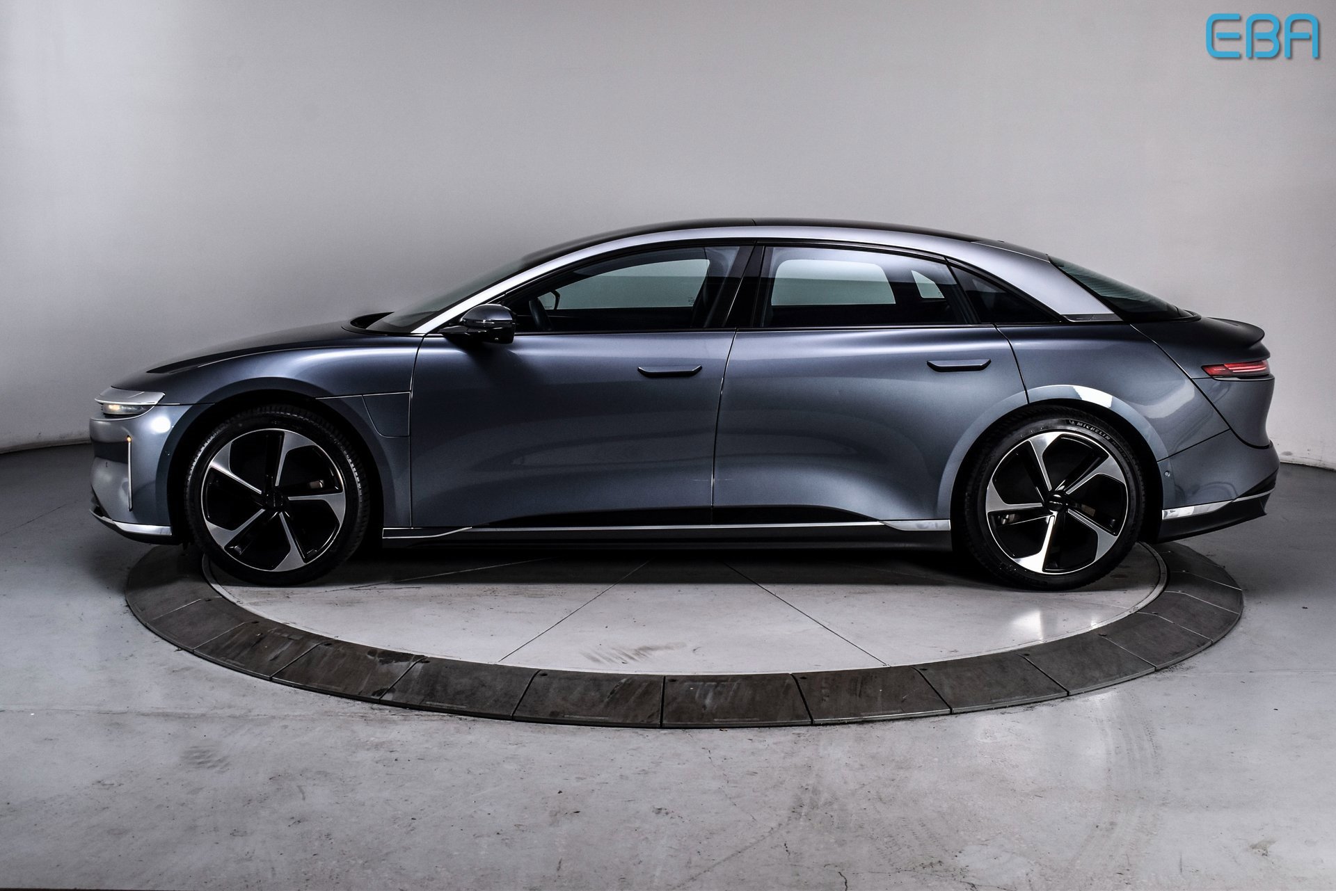 Used 2024 Lucid Air Touring image 3