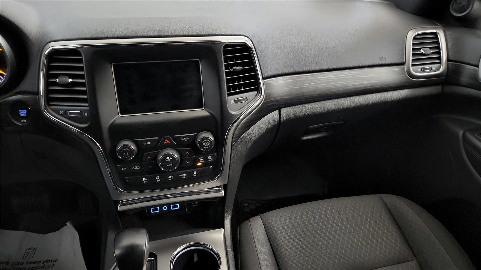 Used 2020 Jeep Grand Cherokee Laredo image 30