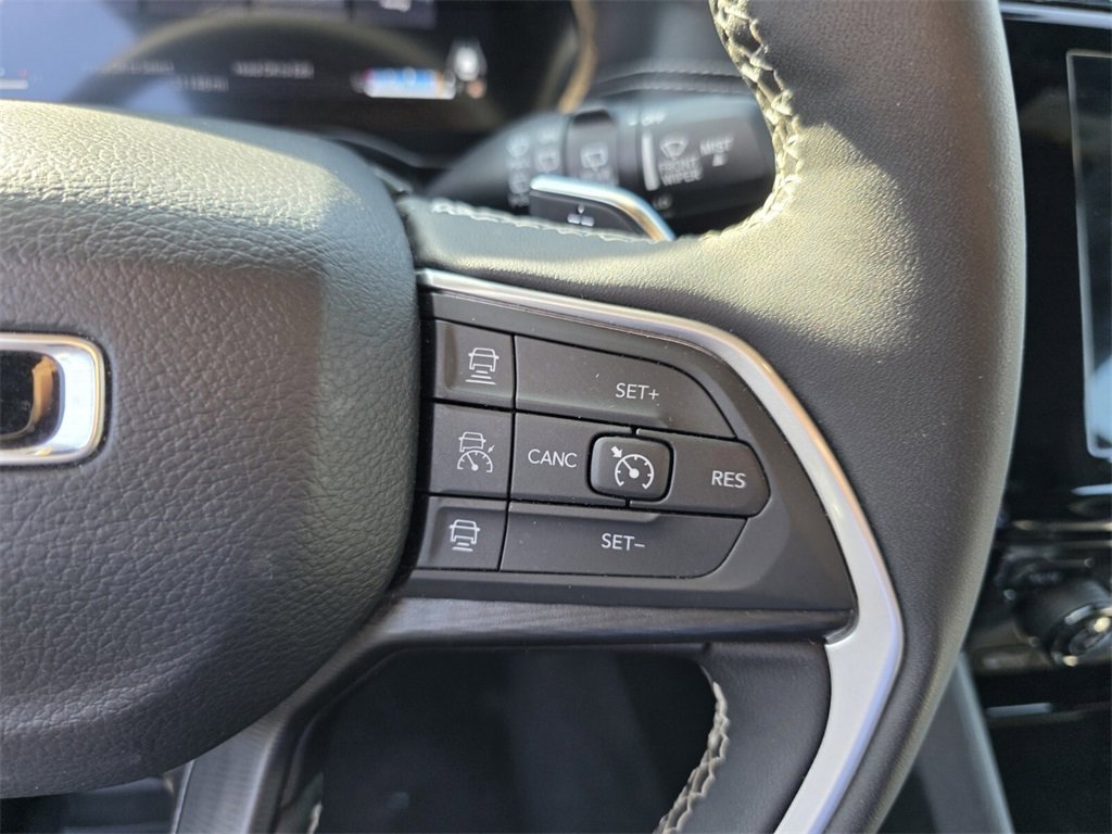 Used 2024 Jeep Grand Cherokee L Laredo image 22