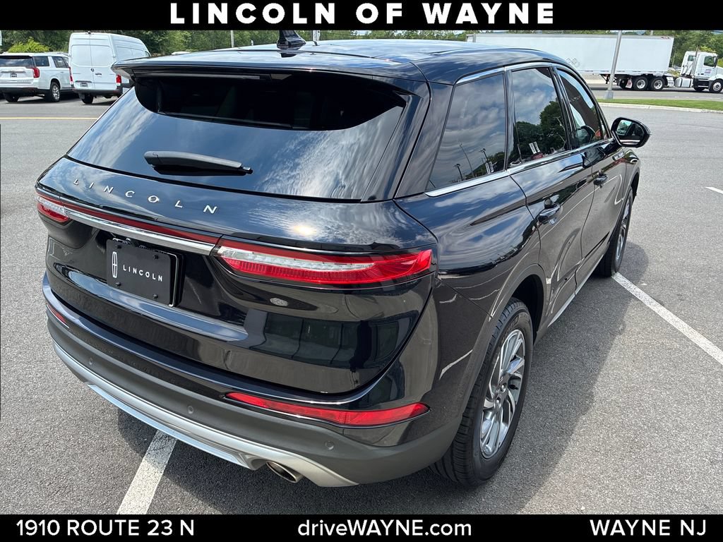 Certified 2025 Lincoln Corsair AWD w/ Equipment Group 101A image 8