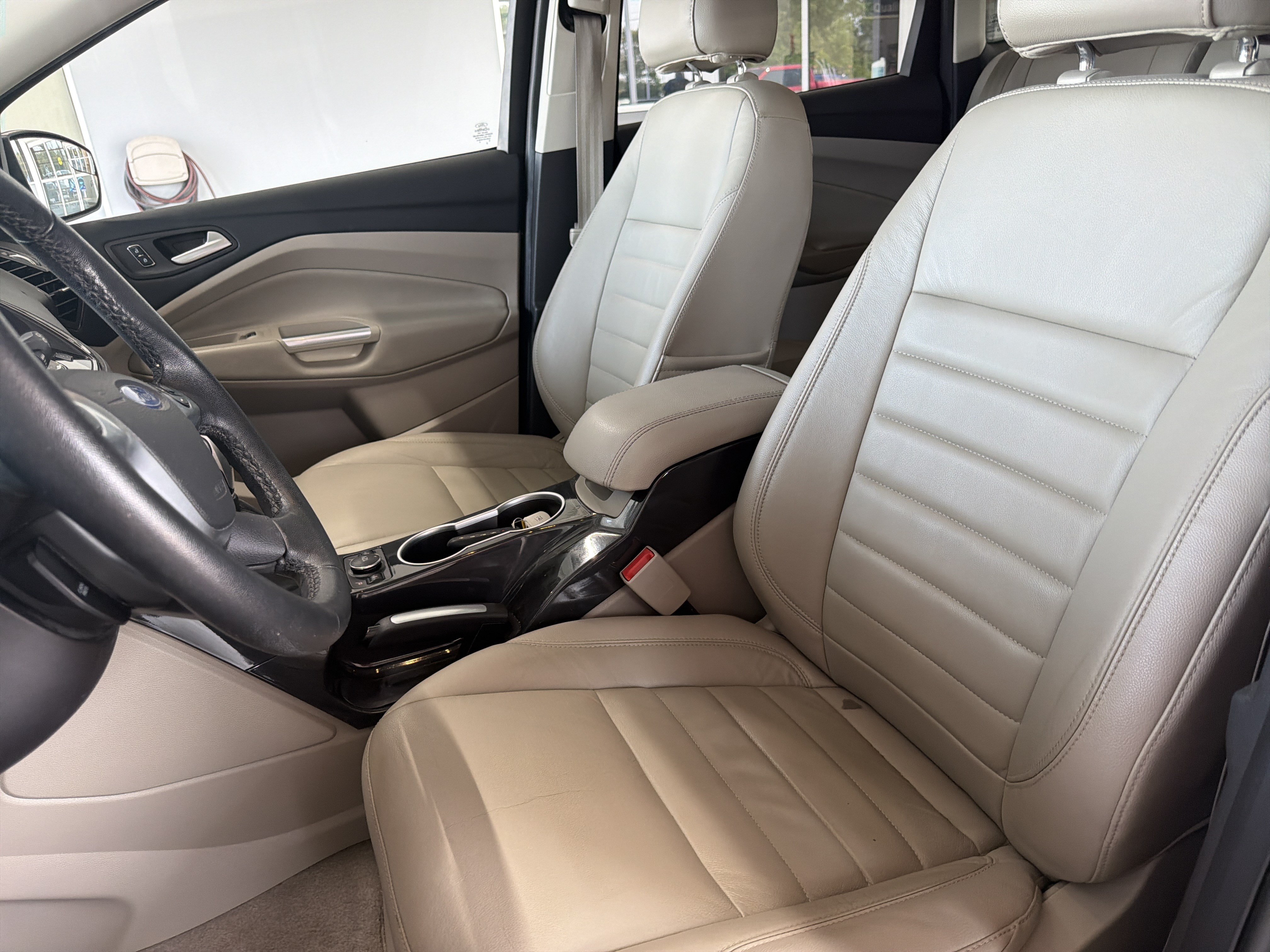 Used 2016 Ford Escape Titanium FWD image 21
