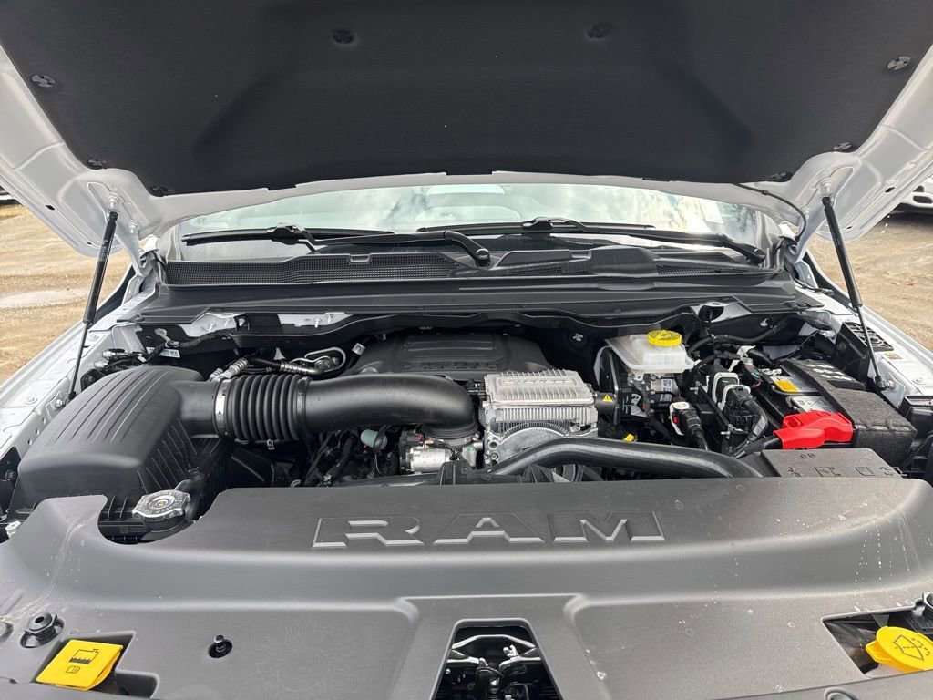 New 2026 RAM 1500 Laramie AWD/4WD image 33