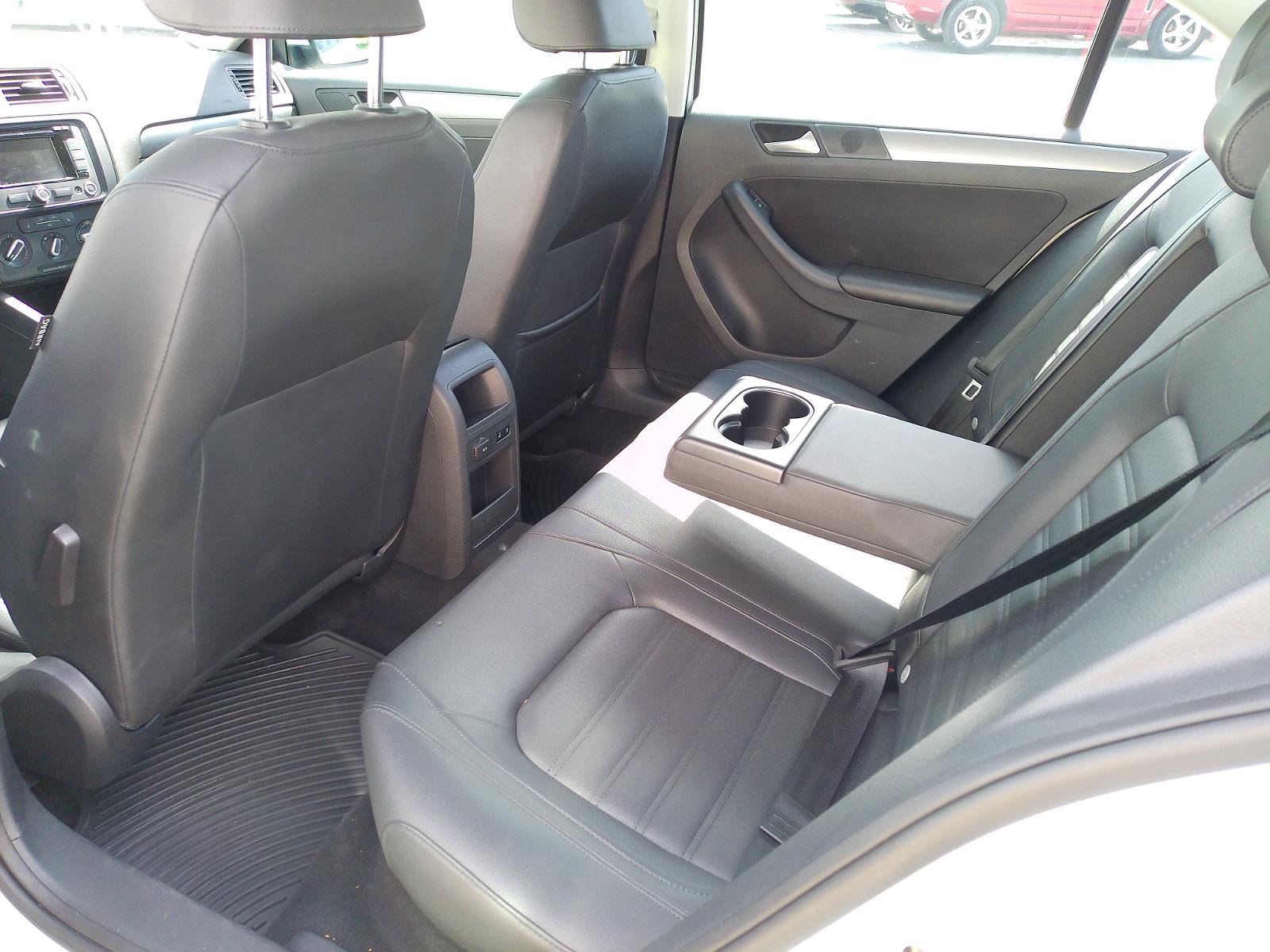 Used 2013 Volkswagen Jetta SEL FWD image 24
