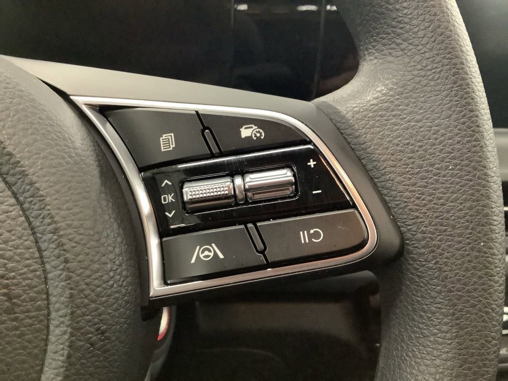 Certified 2025 Kia Seltos LX image 13