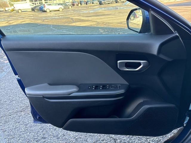 Used 2025 Kia K4 LXS image 23