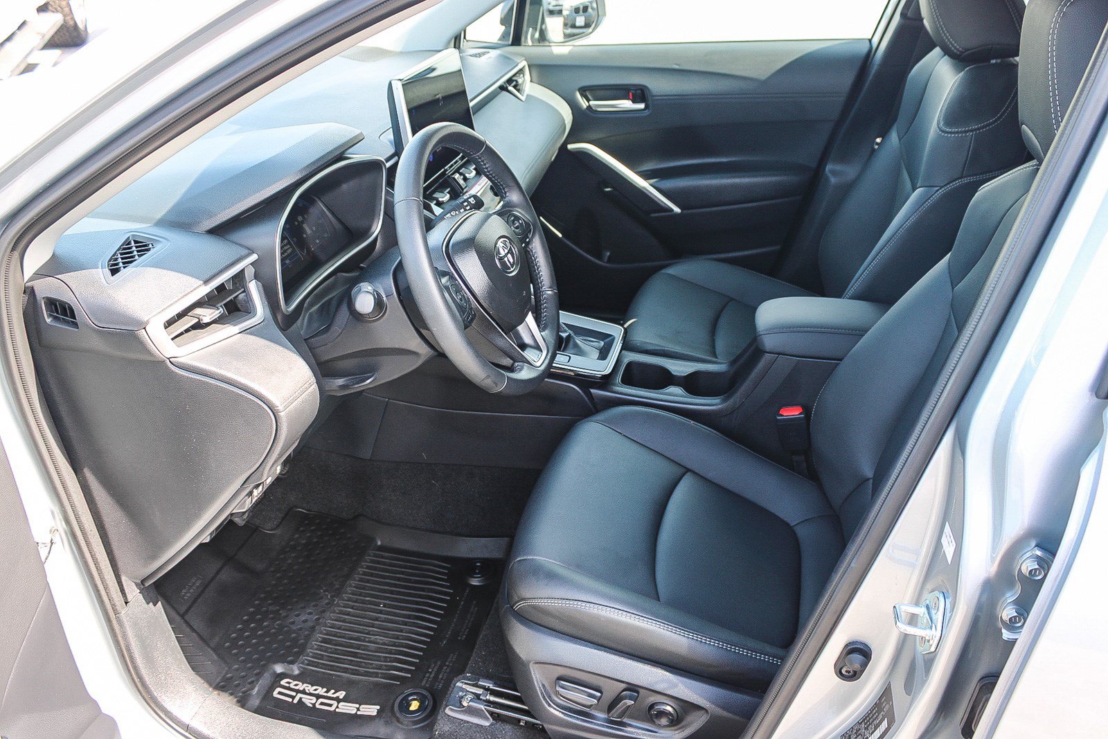Certified 2026 Toyota Corolla Cross XLE FWD image 18