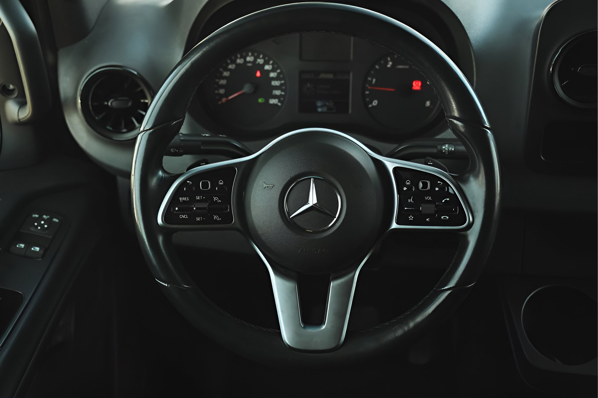 Used 2020 Mercedes-Benz Sprinter 2500 image 21