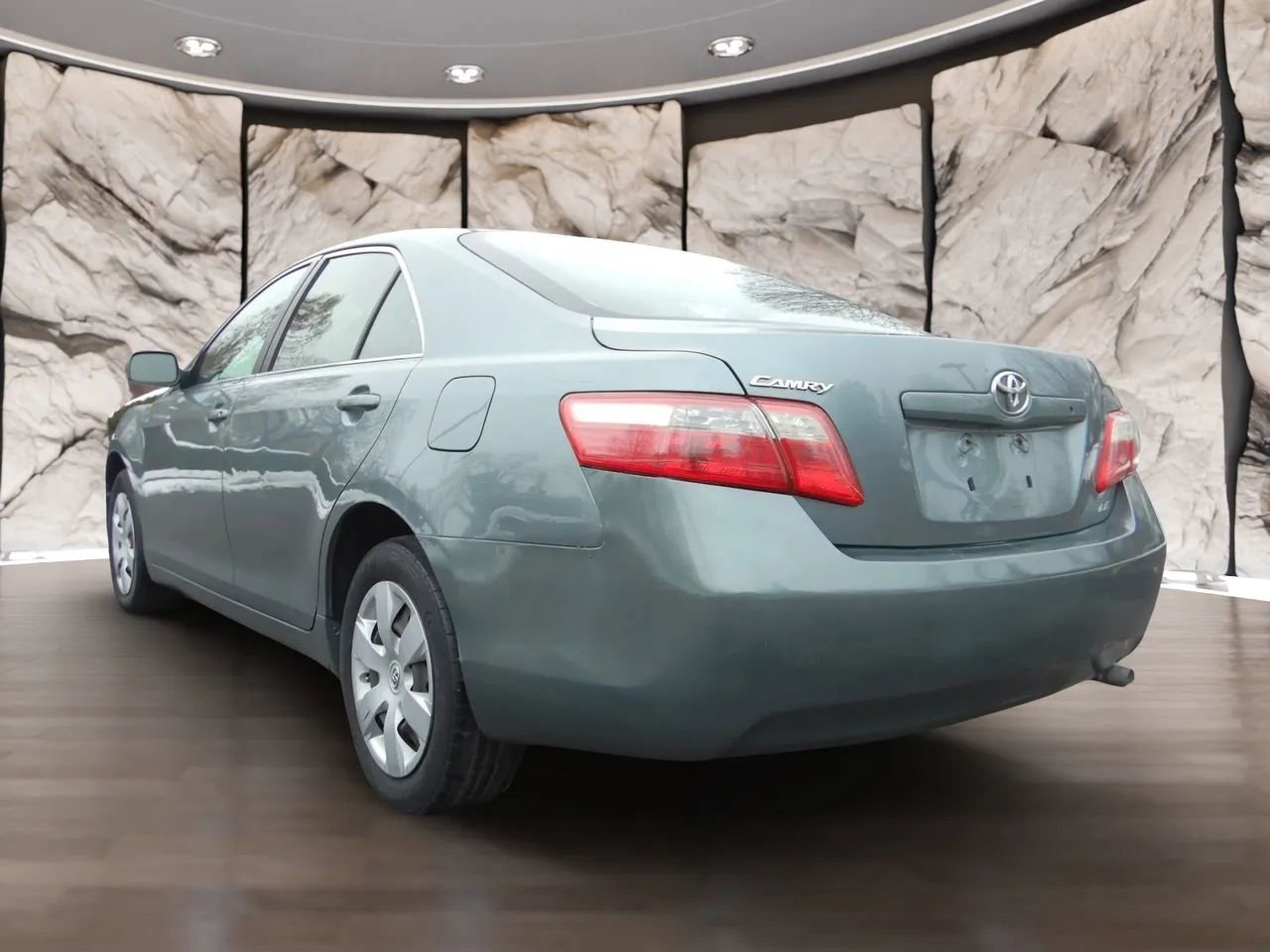 Used 2009 Toyota Camry LE FWD image 9