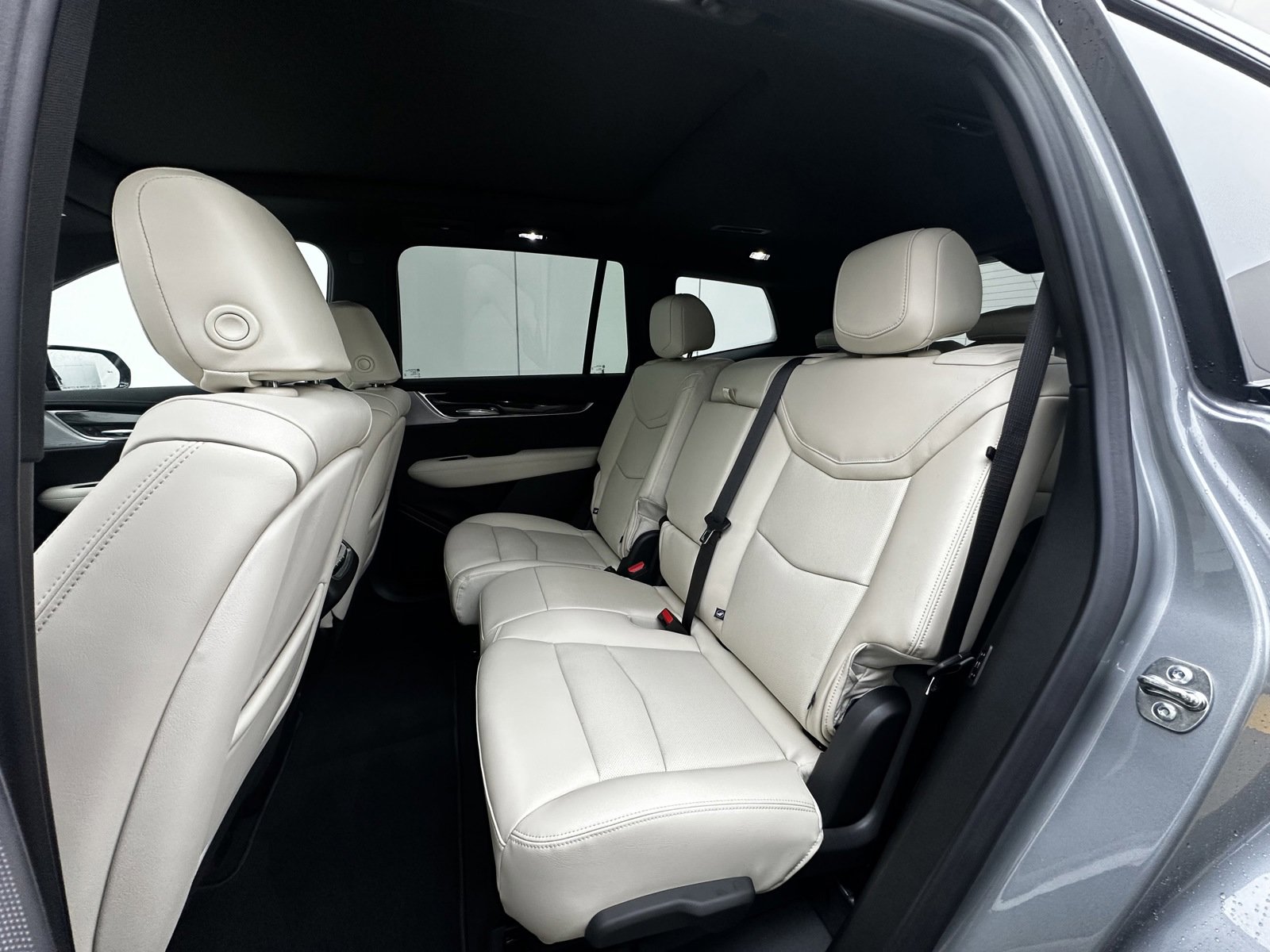 New 2025 Cadillac XT6 Sport w/ Technology Package image 11