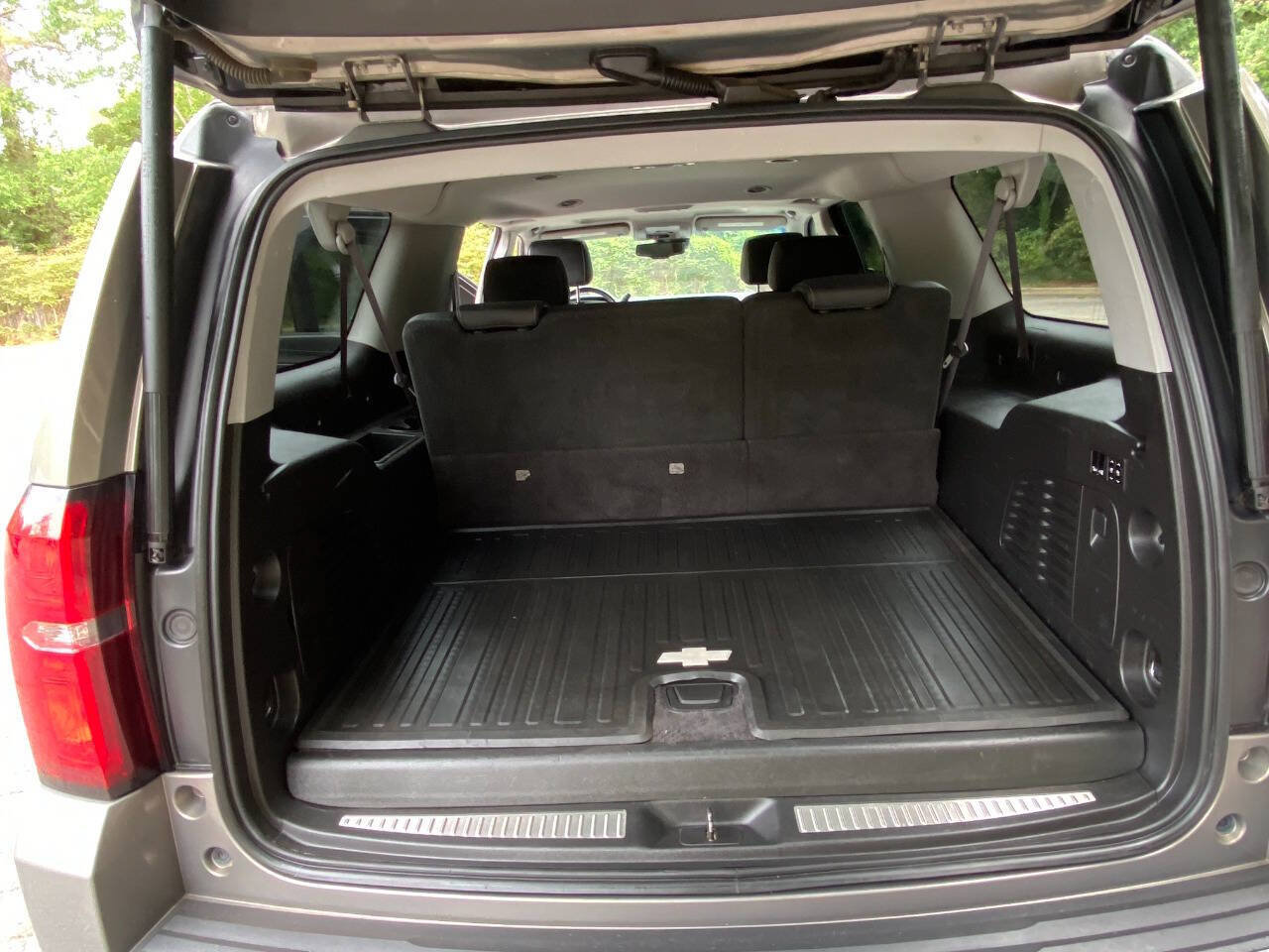 Used 2017 Chevrolet Suburban Premier RWD image 55
