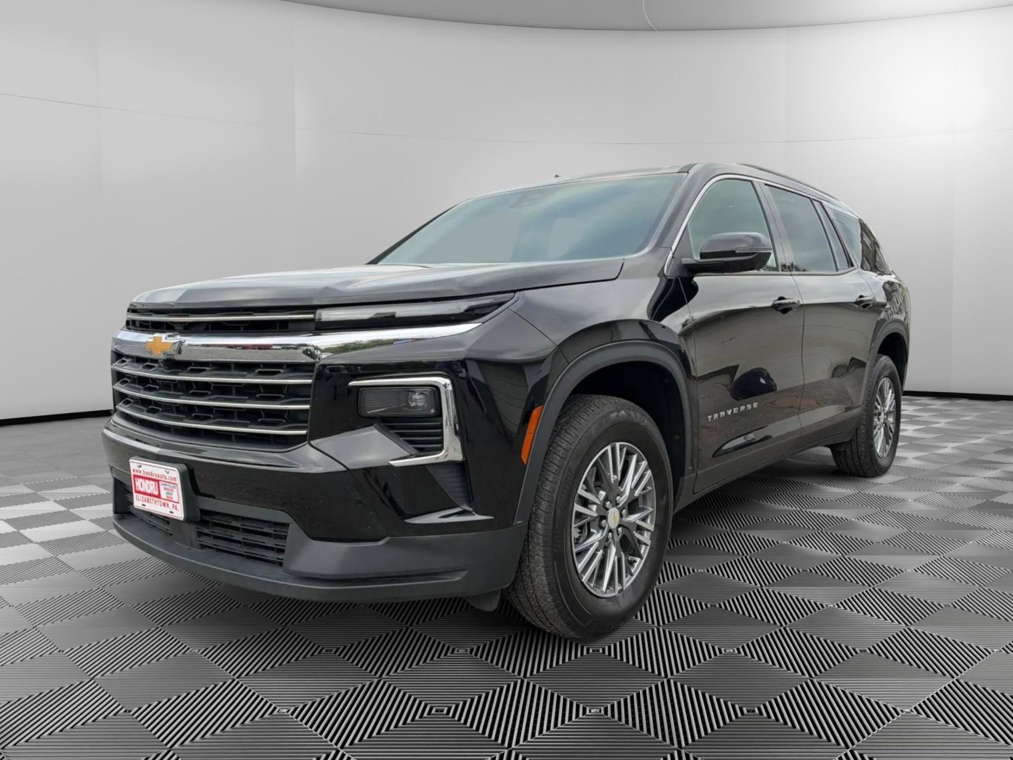 Used 2026 Chevrolet Traverse LT w/ Driver Confidence Package AWD/4WD image 1