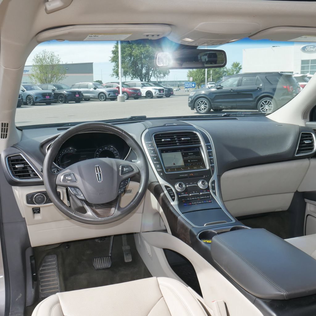 Used 2018 Lincoln MKX Reserve w/ Driver Assistance Package AWD/4WD image 2