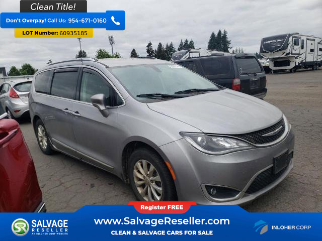 Used 2018 Chrysler Pacifica Touring-L image 5