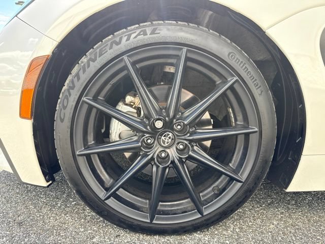 Used 2022 Toyota GR86 Premium w/ ALL Weather Mat Package (TMS) RWD image 21