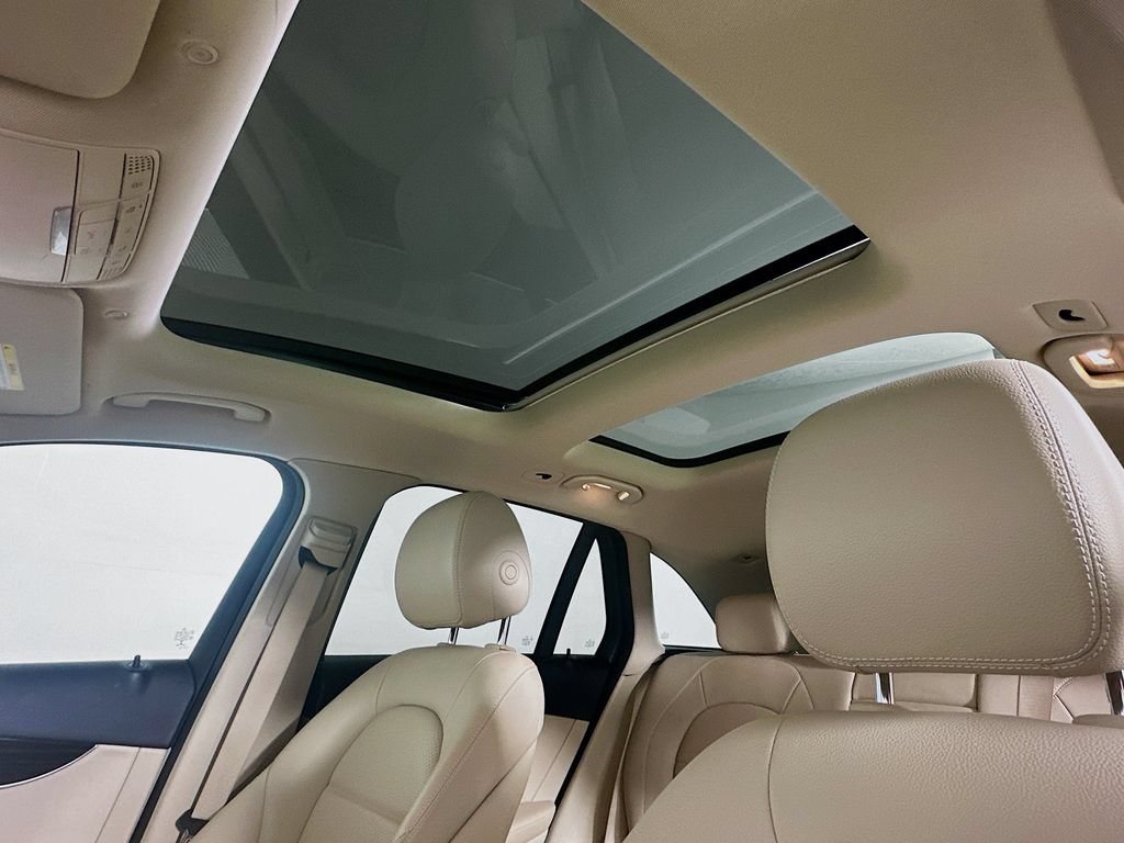 Used 2021 Mercedes-Benz GLC 300 image 11