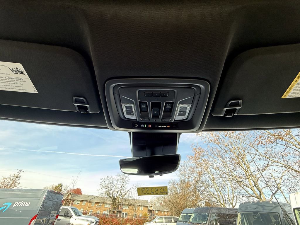 Used 2024 Chevrolet Silverado 3500 High Country w/ Technology Package image 28