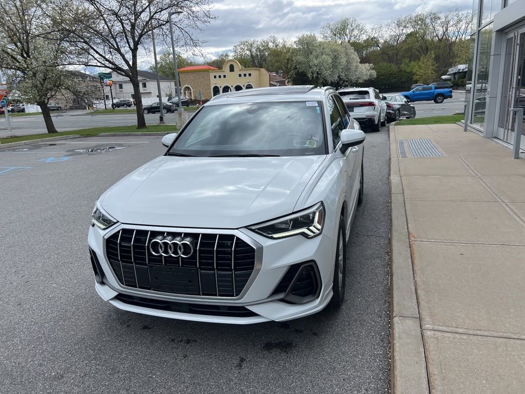Used 2023 Audi Q3 2.0T Premium AWD/4WD image 38