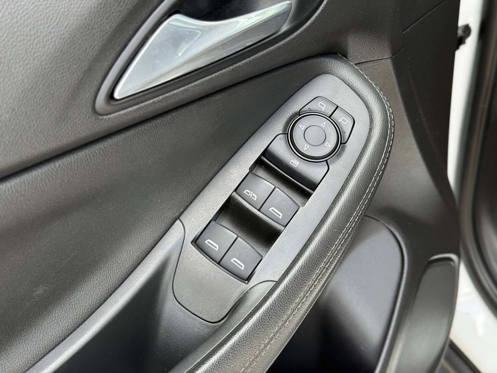 Used 2020 Buick Encore GX Select FWD image 14