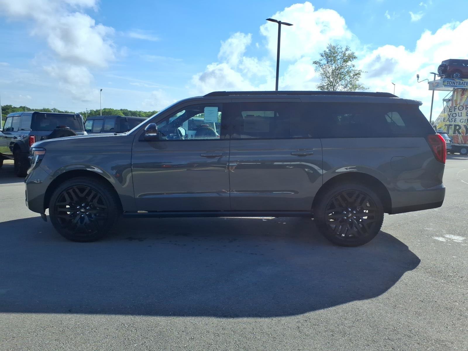 New 2027 Ford Expedition Max Platinum w/ Stealth Performance Package AWD/4WD image 6