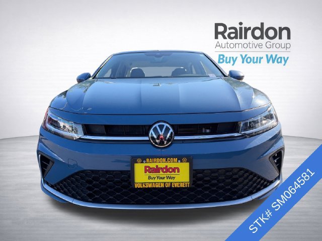 Used 2025 Volkswagen Jetta SE FWD image 2
