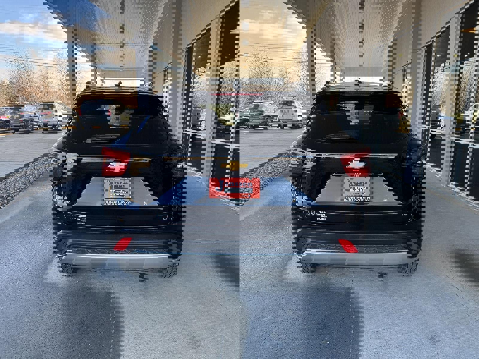 Used 2025 Chevrolet Trax LT w/ LT Convenience Package FWD image 8