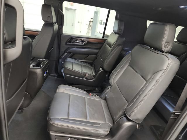 Used 2025 GMC Yukon XL Denali AWD/4WD image 22