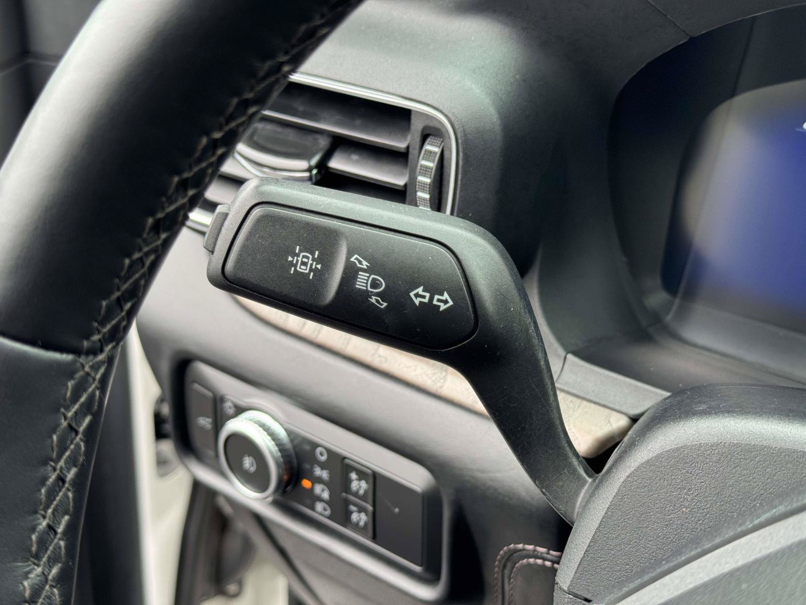 Used 2020 Ford Explorer Platinum AWD/4WD image 9