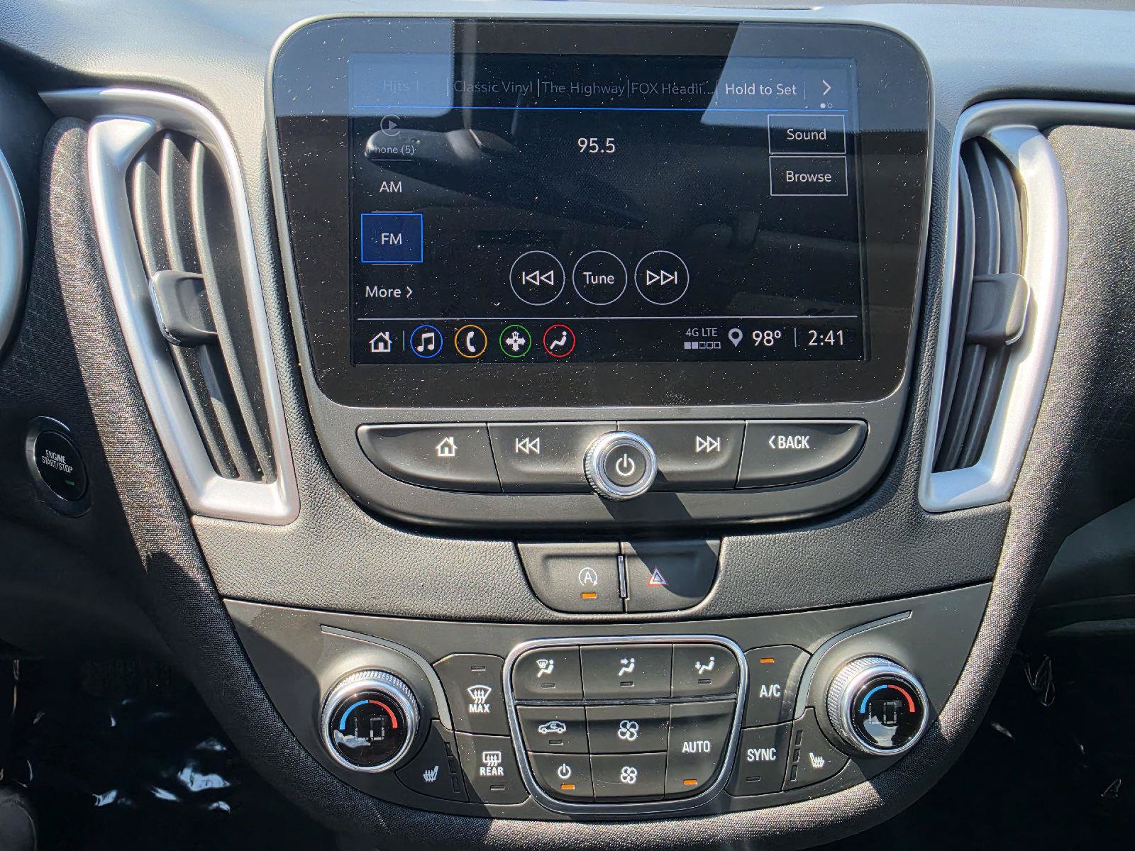 Used 2025 Chevrolet Malibu LT FWD image 15
