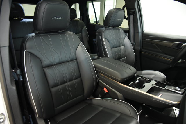 Used 2025 Buick Enclave Avenir w/ Super Cruise Package AWD/4WD image 21