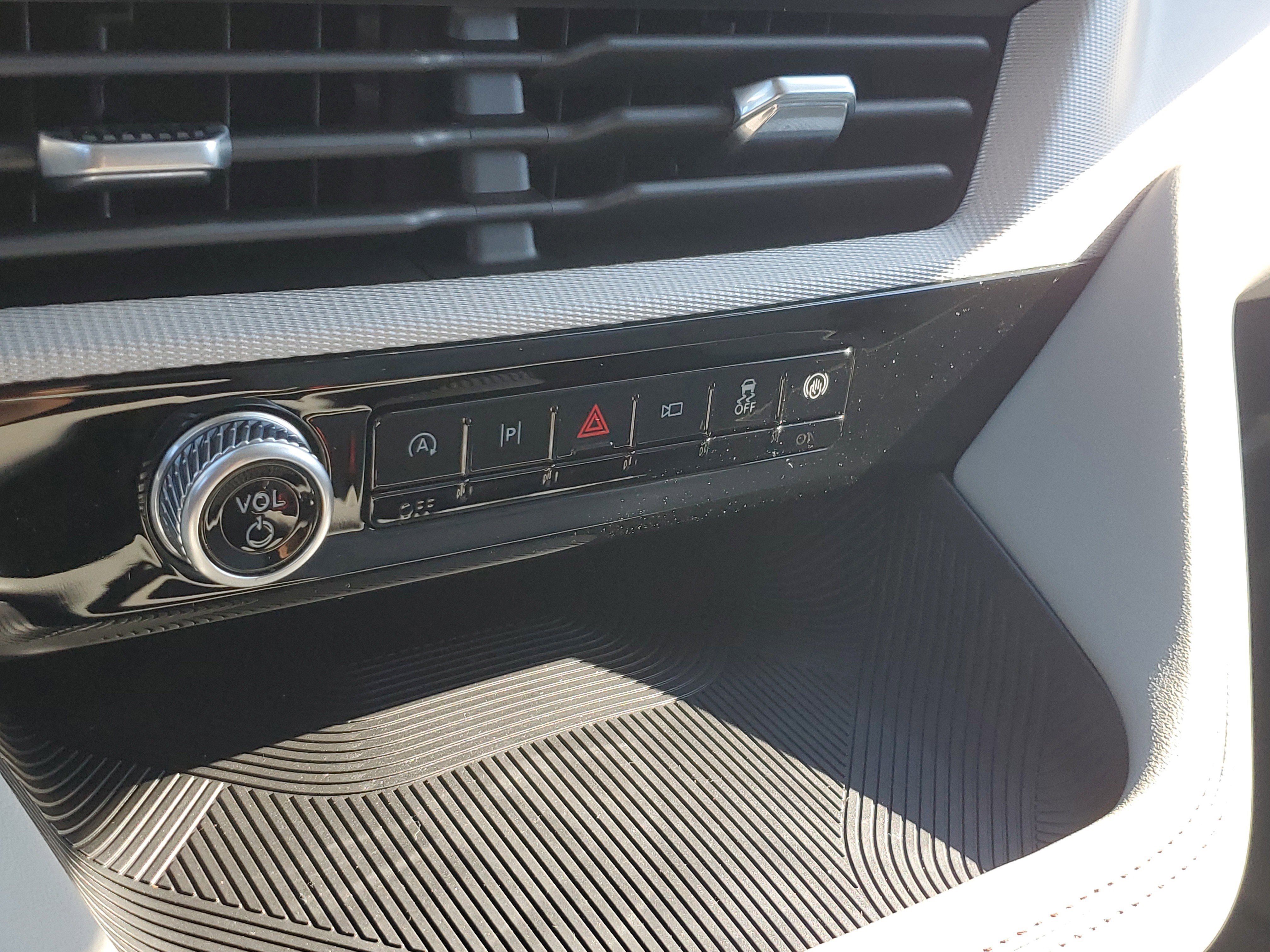 New 2025 Ford Explorer Active w/ Active Comfort Package image 28