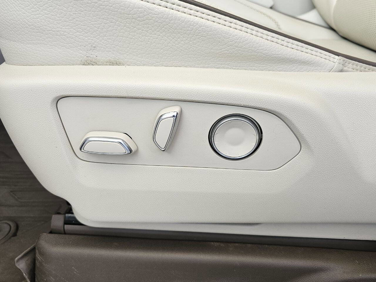 Used 2021 GMC Yukon XL Denali w/ Denali Ultimate Package image 5