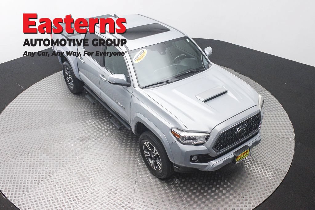 Used 2018 Toyota Tacoma TRD Sport AWD/4WD image 3