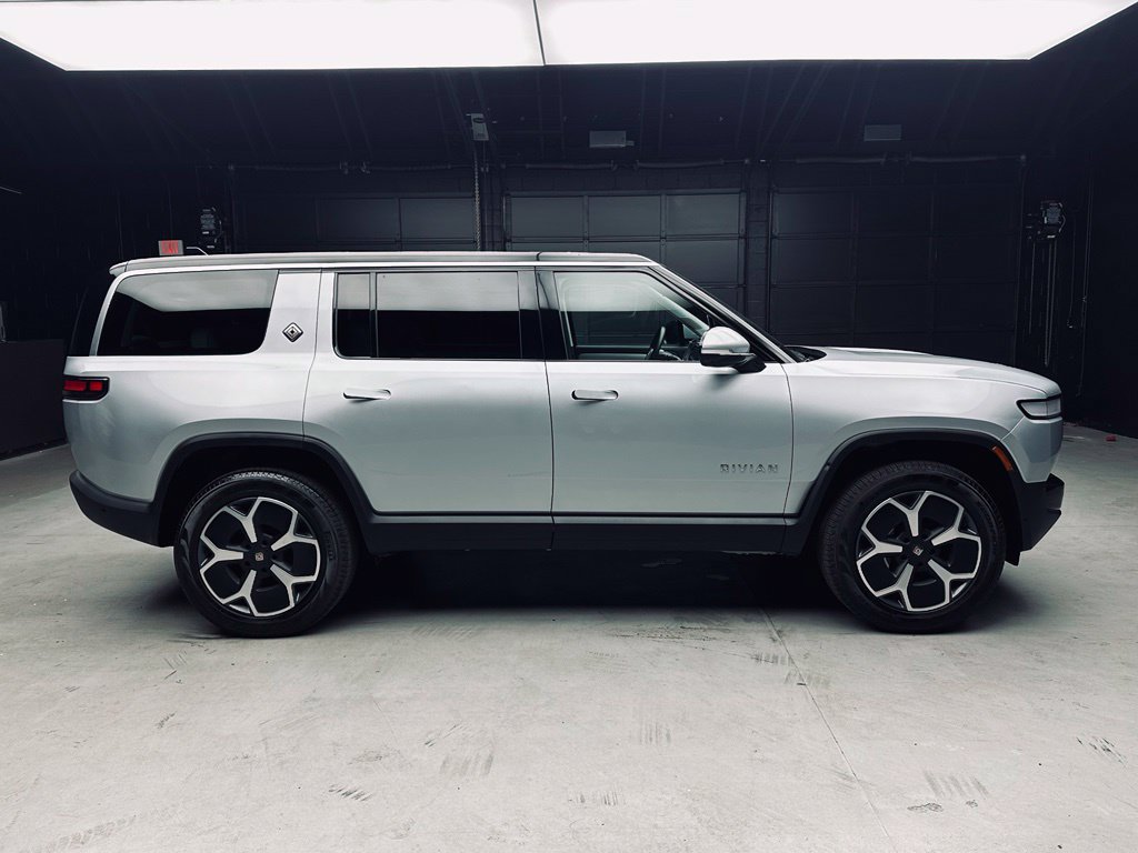 Used 2024 Rivian R1S Adventure Dual AWD/4WD image 9