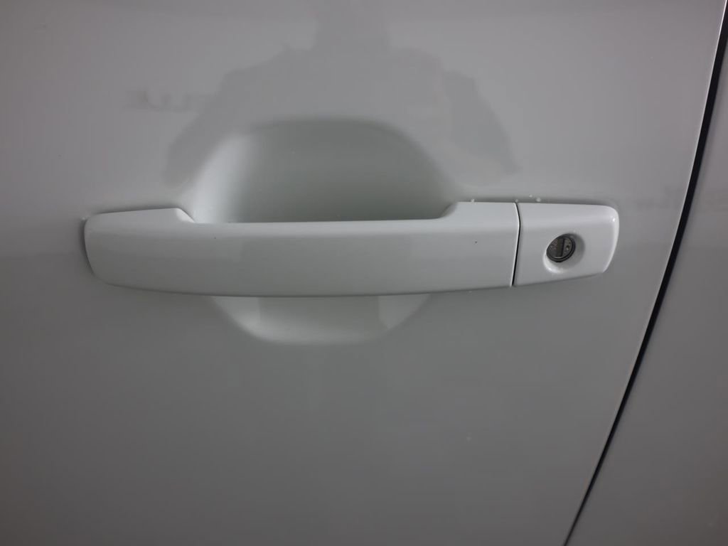 Certified 2024 Nissan Frontier SV w/ Technology Package image 11