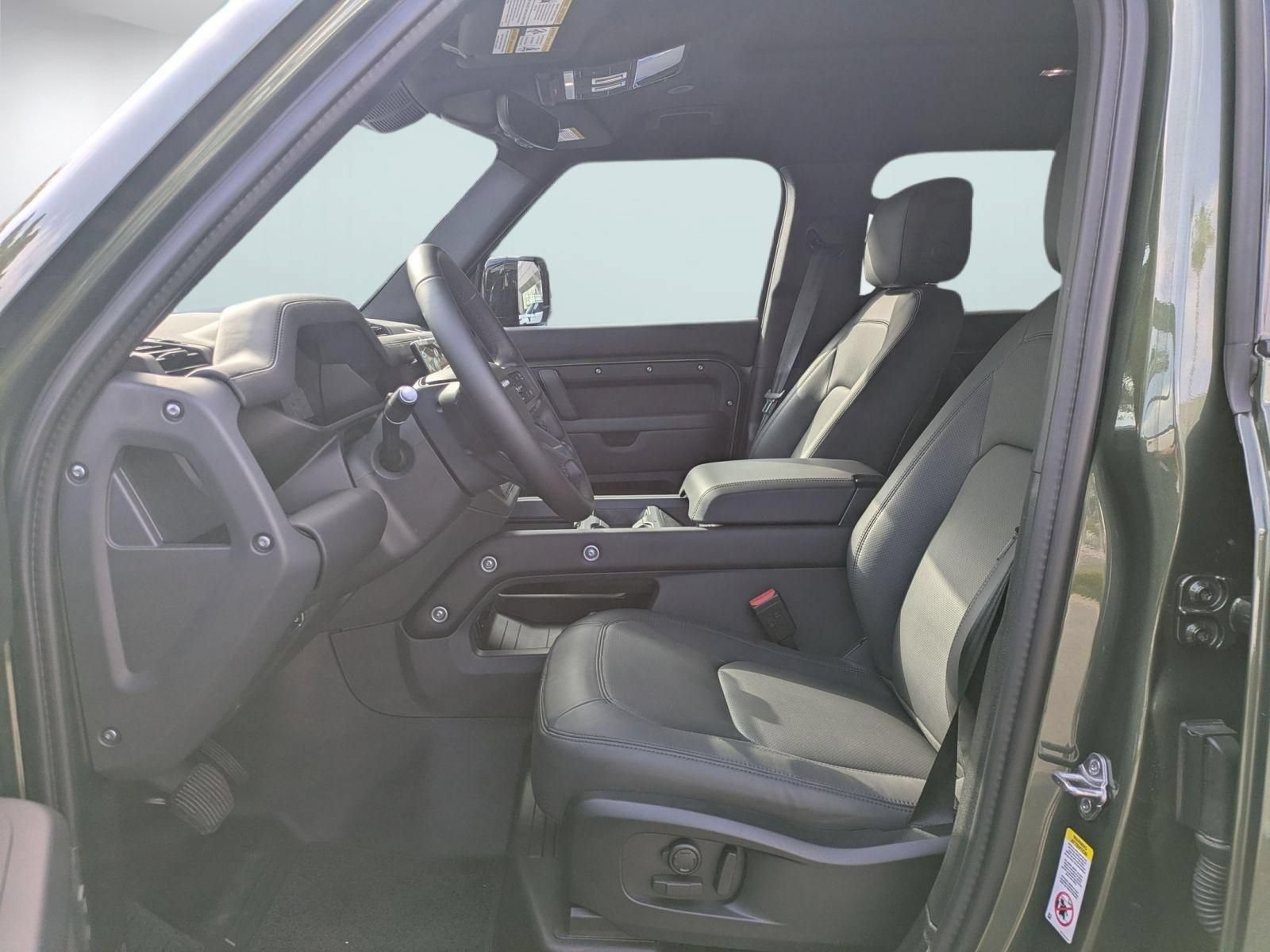 New 2026 Land Rover Defender 110 X-Dynamic SE AWD/4WD image 14