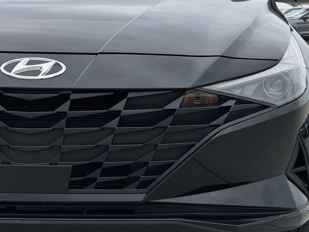 Used 2023 Hyundai Elantra SEL w/ Convenience Package FWD image 8