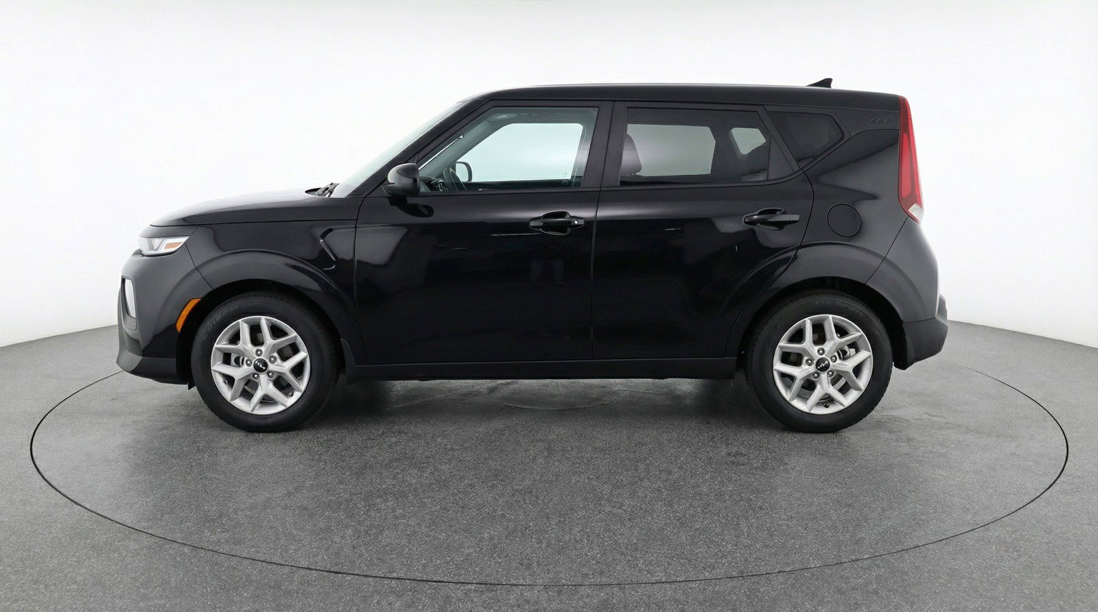 Used 2025 Kia Soul LX w/ LX Technology Package FWD image 5