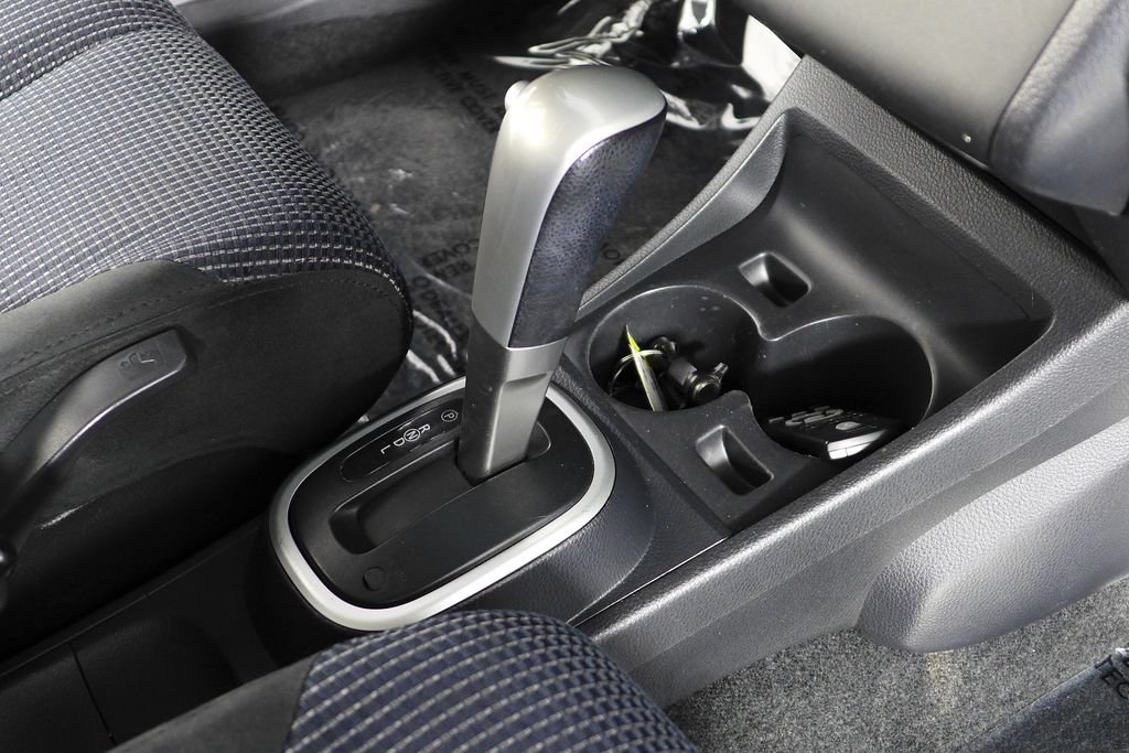 Used 2012 Nissan Versa Hatchback w/ SL Navigation Pkg FWD image 15