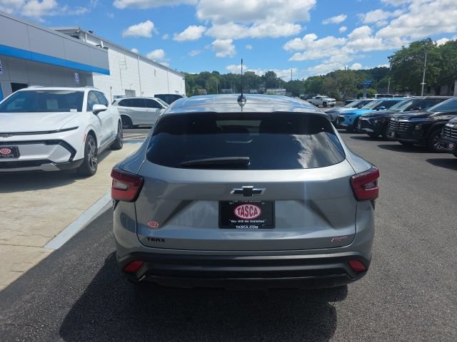 Used 2024 Chevrolet Trax RS FWD image 3