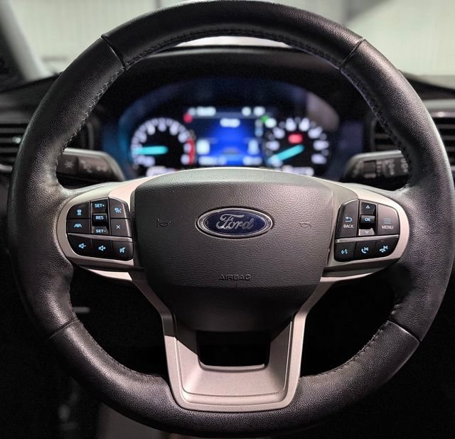 Used 2021 Ford Explorer XLT w/ Equipment Group 202A RWD image 25