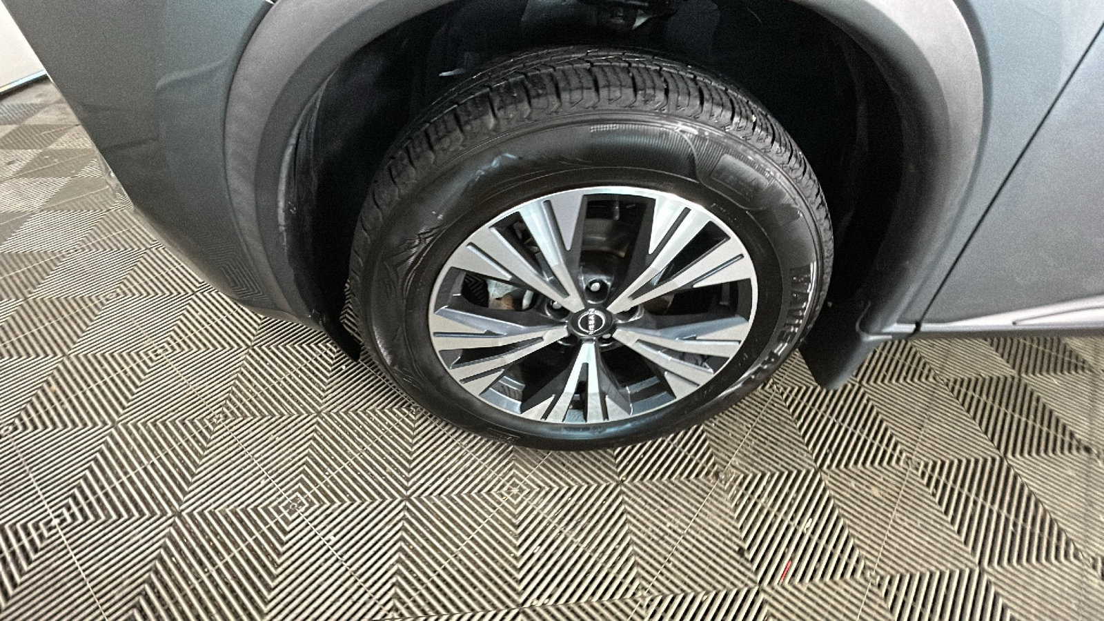 Used 2023 Nissan Rogue SV AWD/4WD image 11