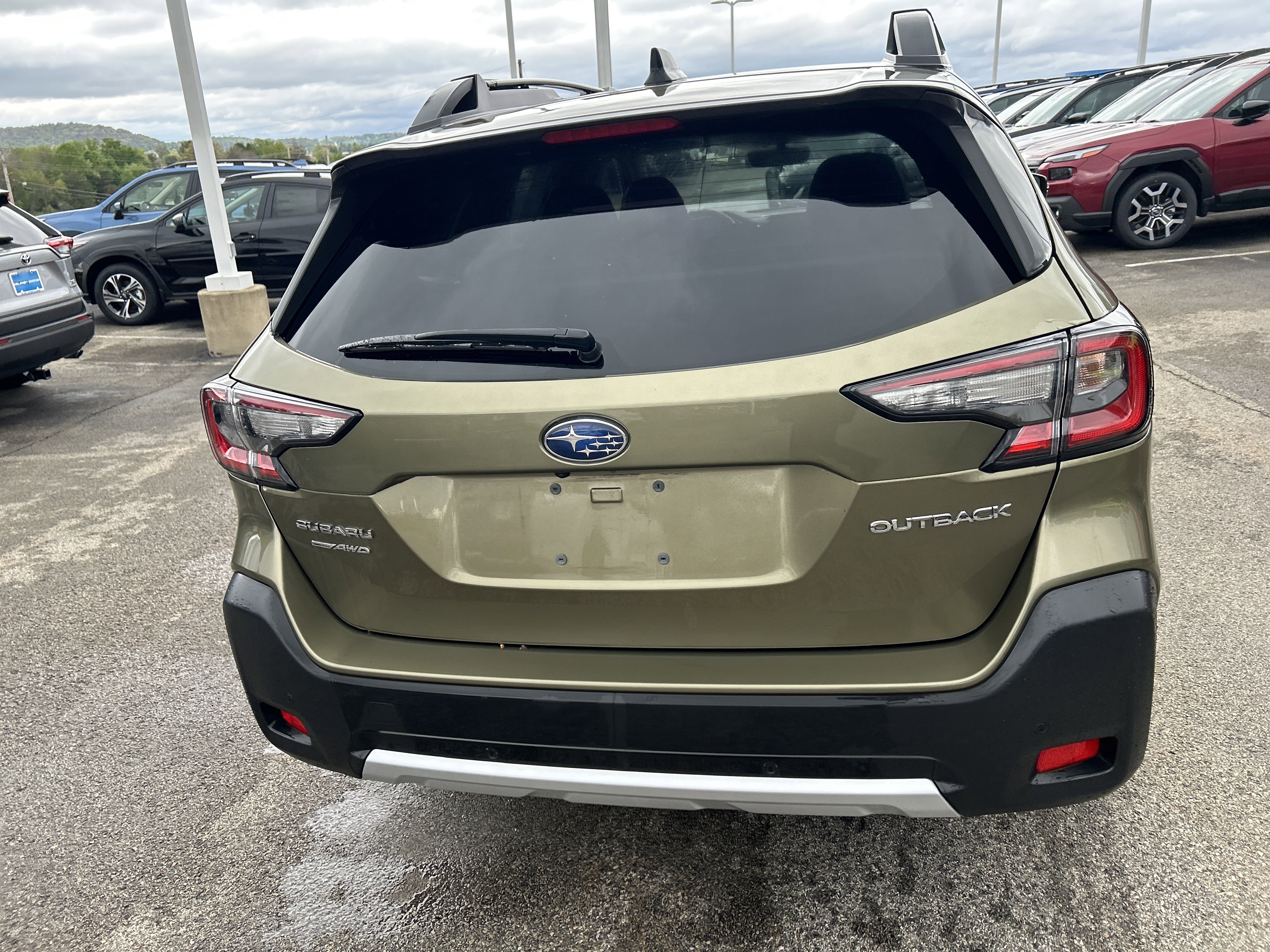 Used 2024 Subaru Outback Limited AWD/4WD image 10