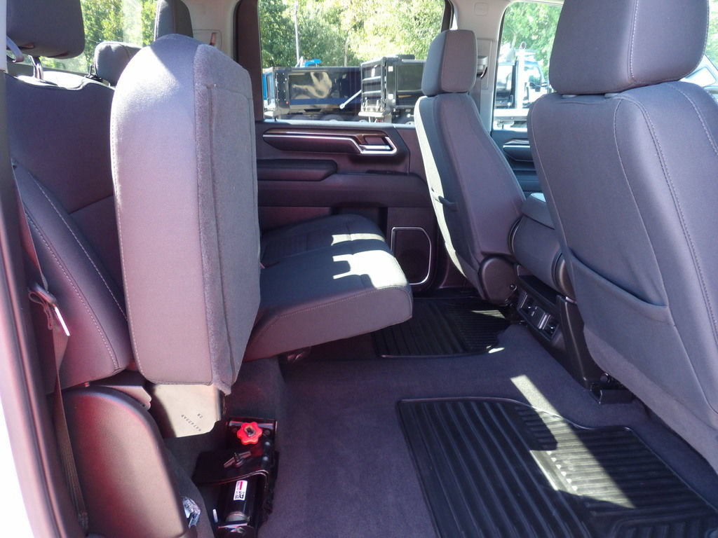 Used 2025 Chevrolet Silverado 3500 LT w/ Safety Package AWD/4WD image 39